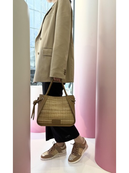 SHOES CONCIERGE | Staff Coordinate