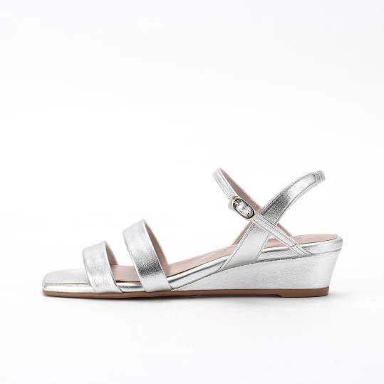 SHOES CONCIERGE｜きれいめシンプル派の春靴選び｜銀座かねまつ