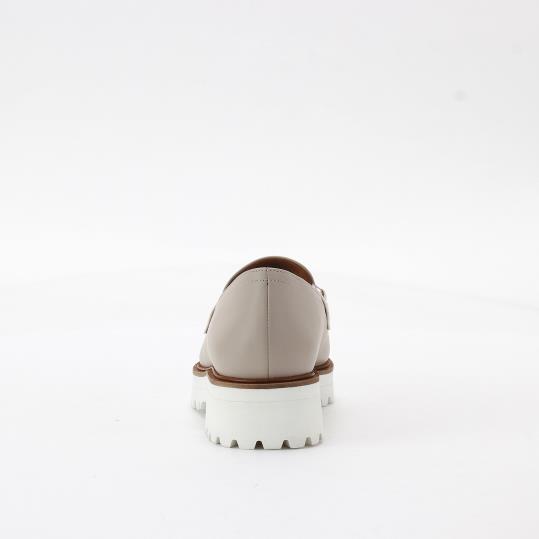 未使用品　銀座かねまつ　ローファー　チェーン付き　ホワイト 2025年最新】銀座かねまつ カラー：ホワイト系 ローファー・革靴
