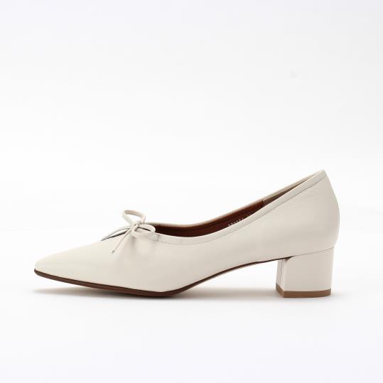 BENESU ホワイト オープントゥ シューズ　23.5 SHOES CONCIERGE