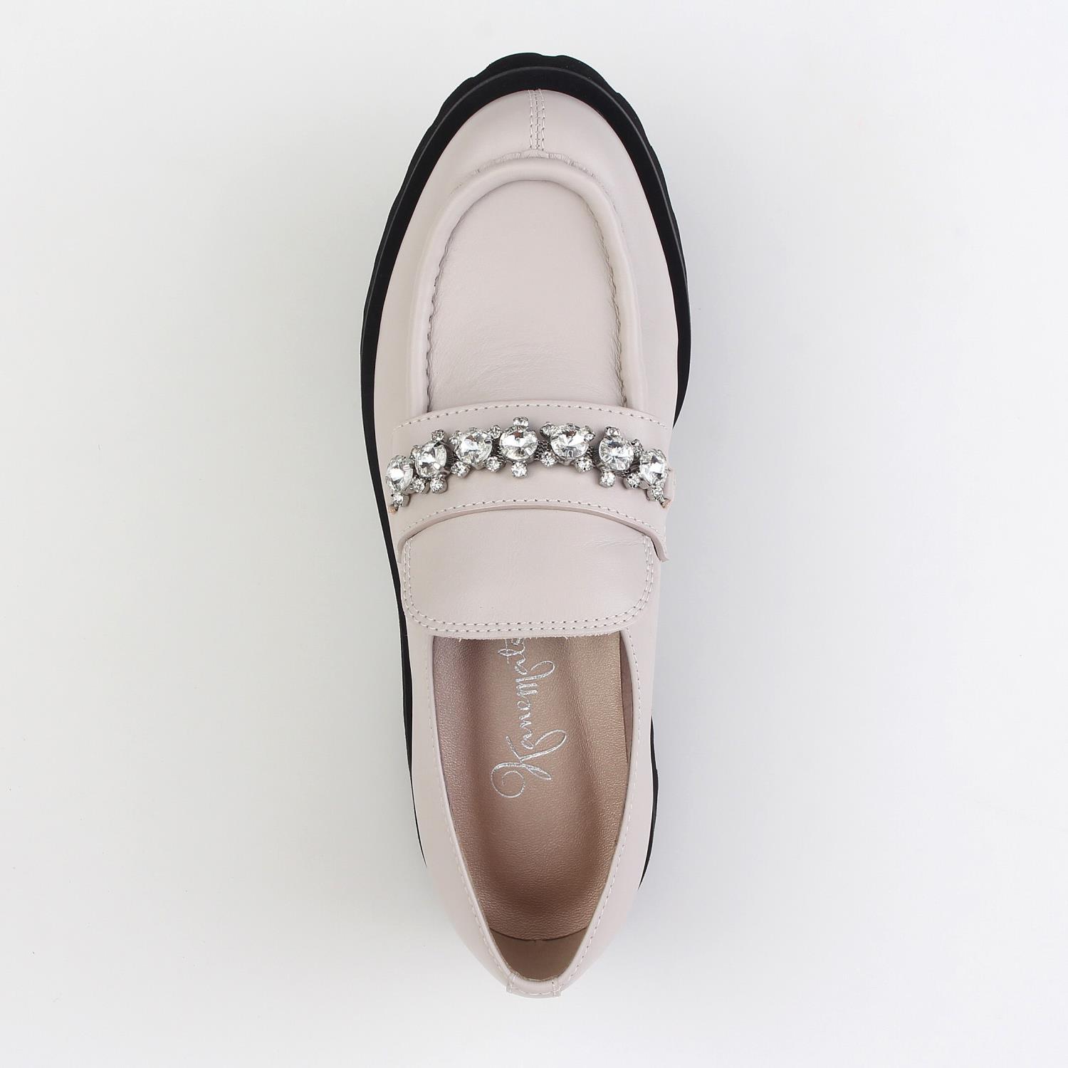 未使用品　銀座かねまつ　ローファー　チェーン付き　ホワイト 2025年最新】銀座かねまつ カラー：ホワイト系 ローファー・革靴