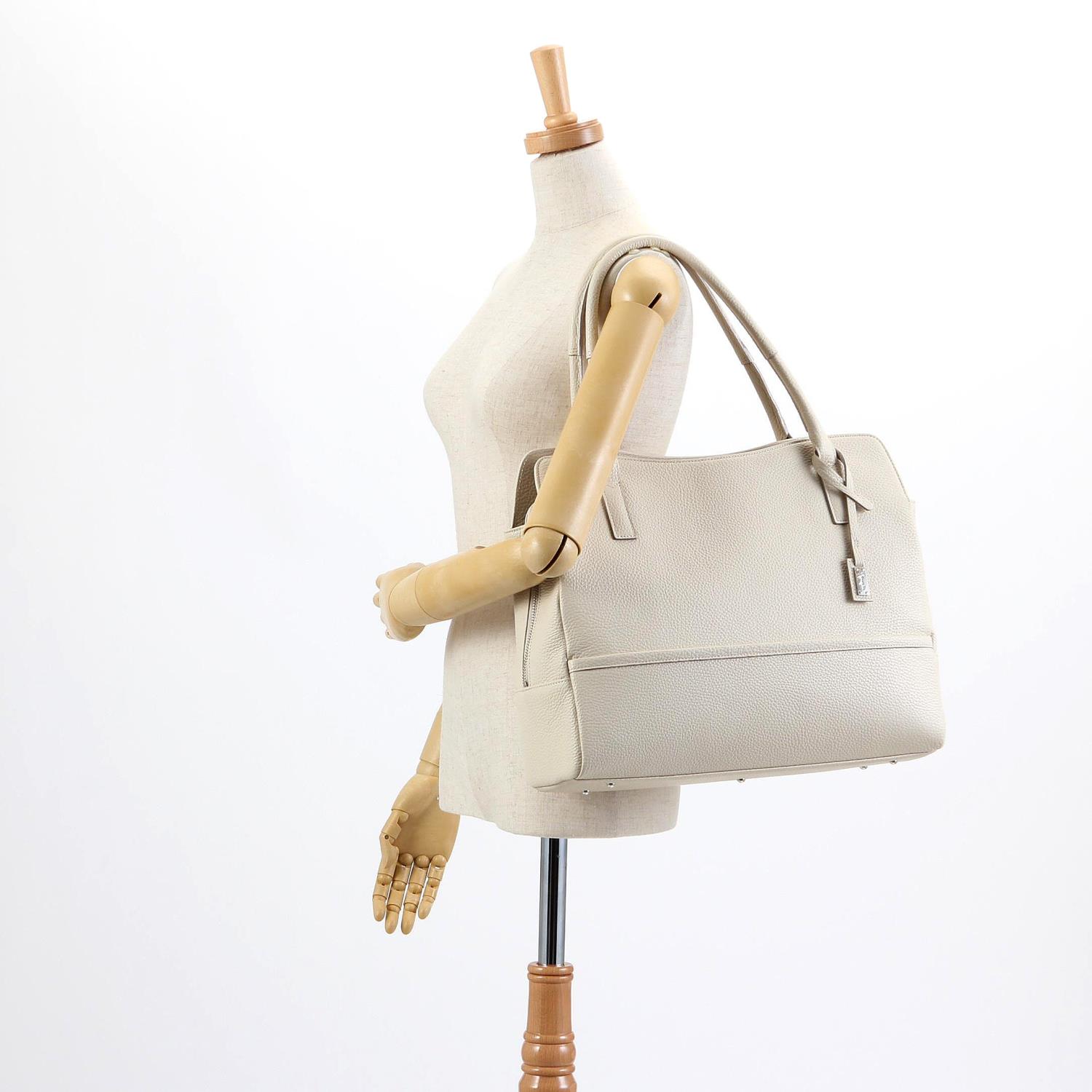 美品 カッシーナ cab414 アイボリー 本革 美品 カッシーナ cab414 アイボリー 本革 - メルカリ